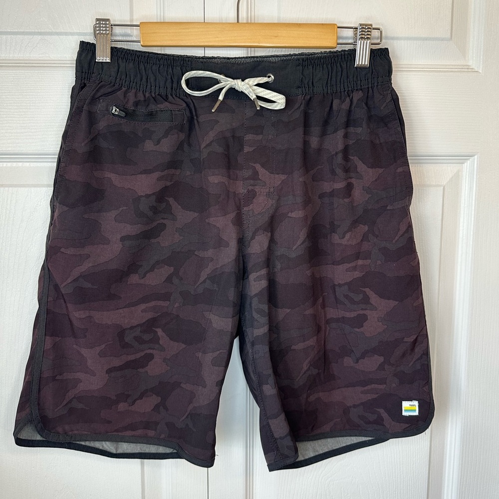 Vuori Men’s Camo Banks Short sz.M